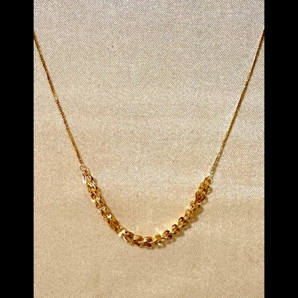 Dainty 18K  Saudi Gold Necklace 17.25" - Picture 3 of 4